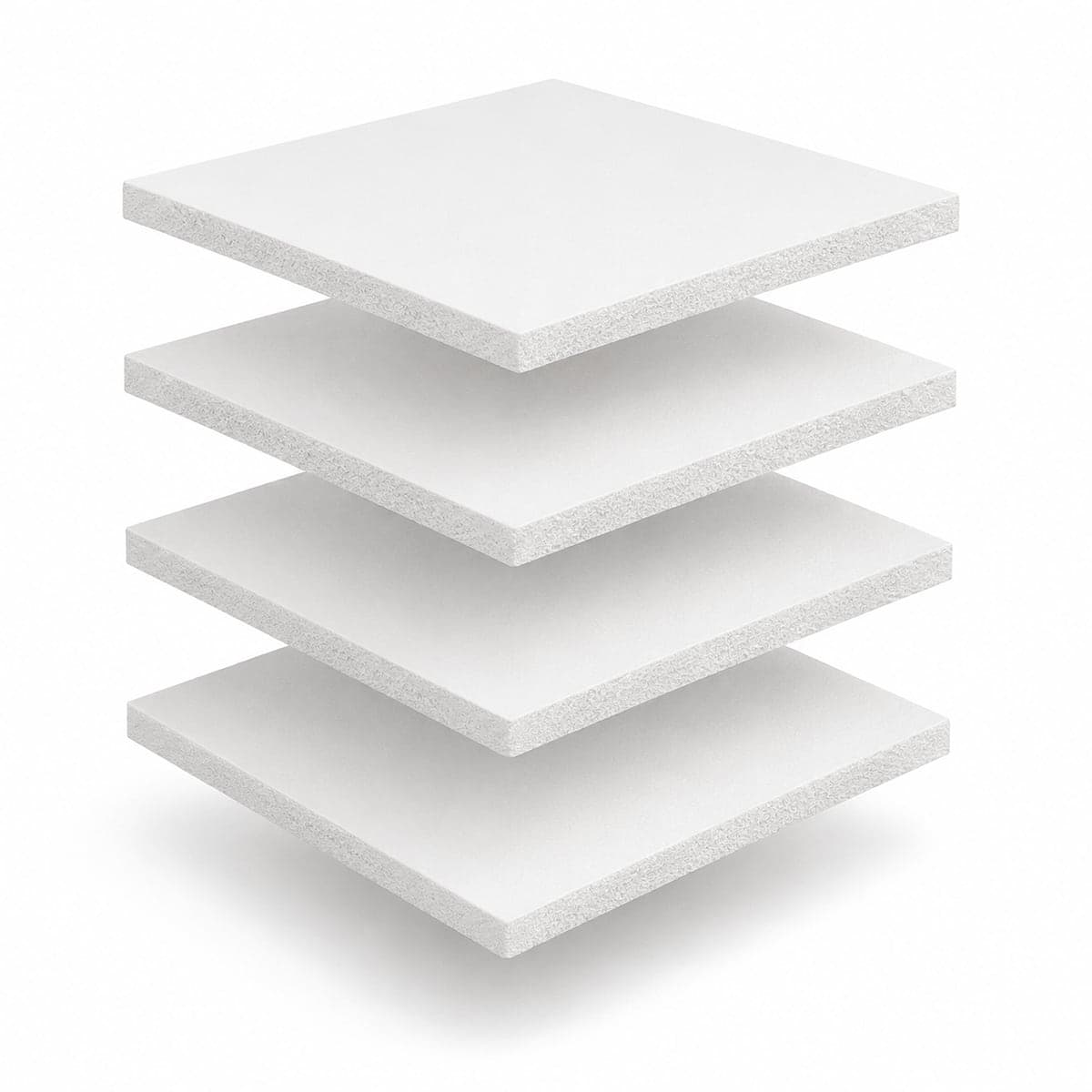 Quatre plaques de PVC expansé blanc en éclaté, cœur mousse apparent sur le chant et surface mate.