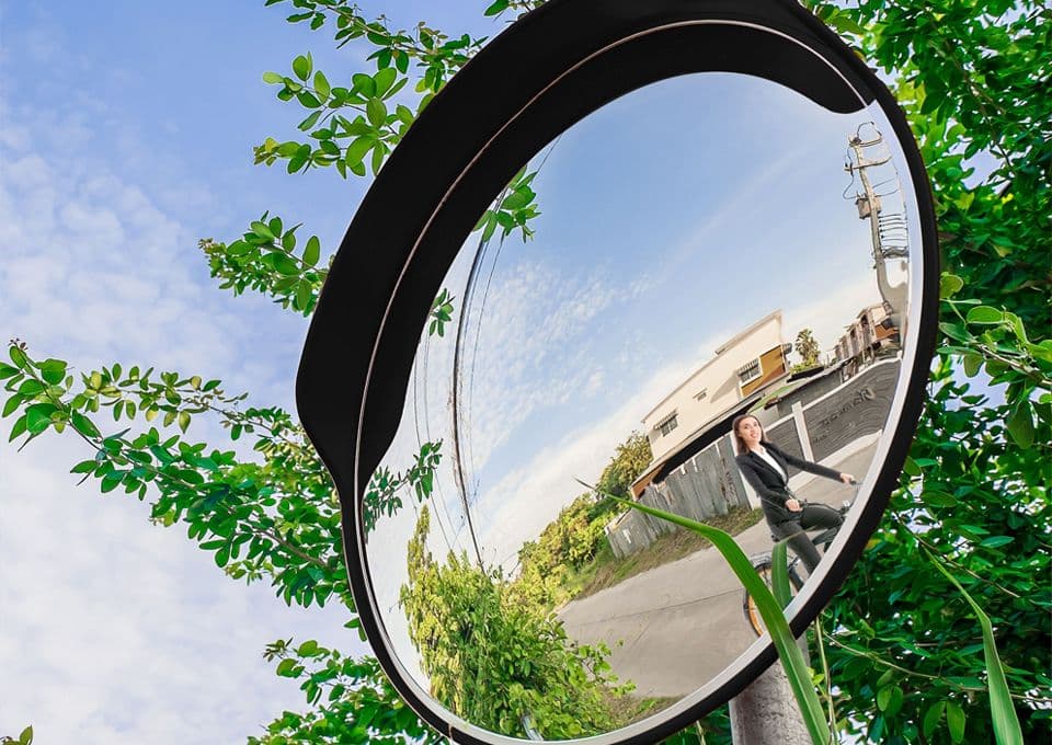 Miroir de surveillance